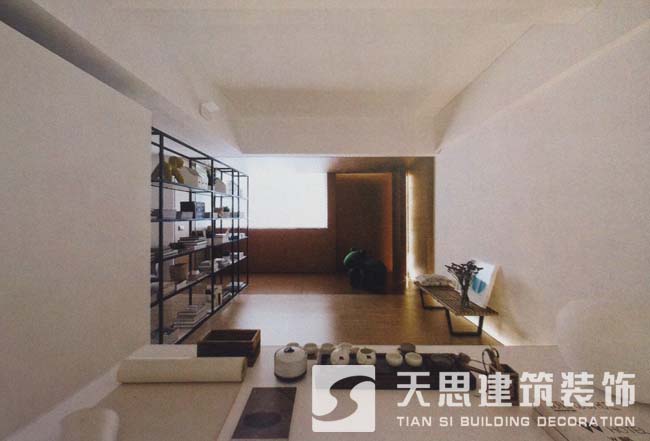 <a href=http://m.sheilanarusawa.com/ target=_blank class=infotextkey>合肥辦公室裝修</a>側(cè)面書架